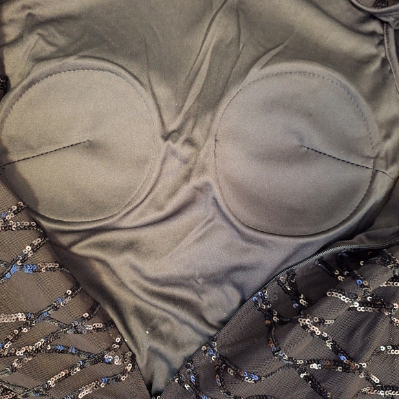 Elegant Black Sequin Gown - Picture 8 of 8